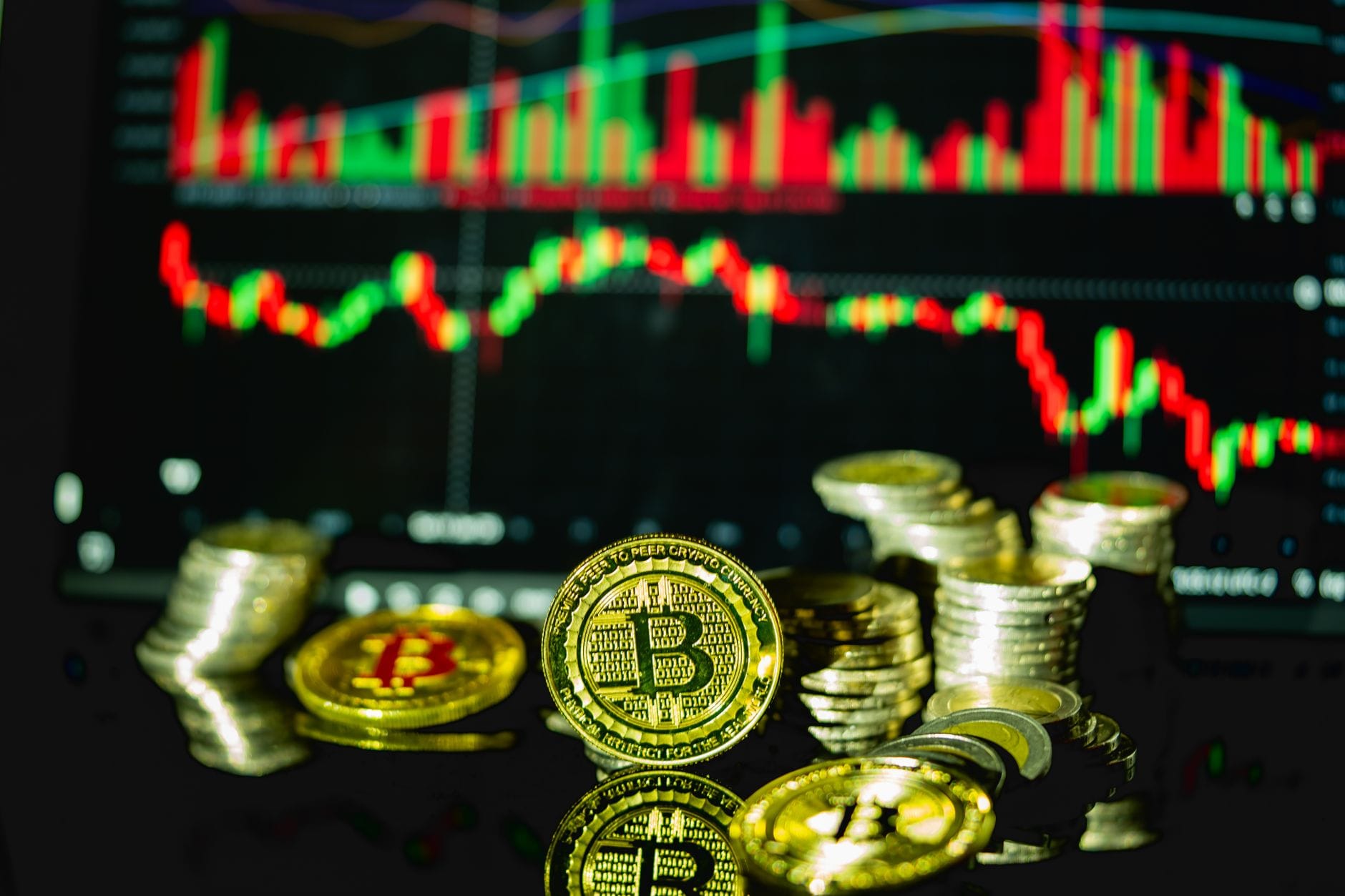 Global cryptocurrency market trends and regulatory framework development analysis