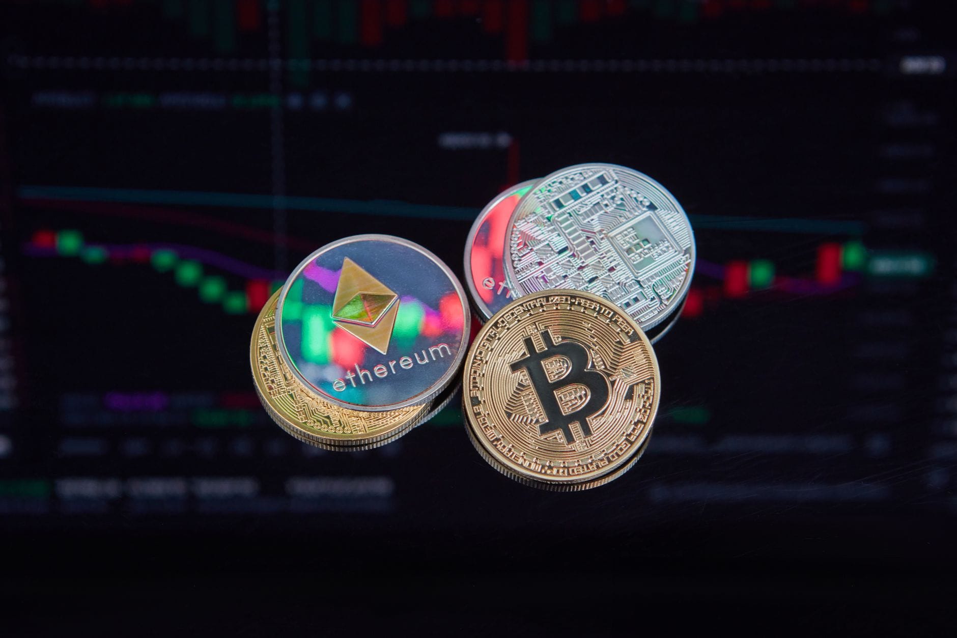 Digital NFT tokens representing collateral in decentralized lending platform