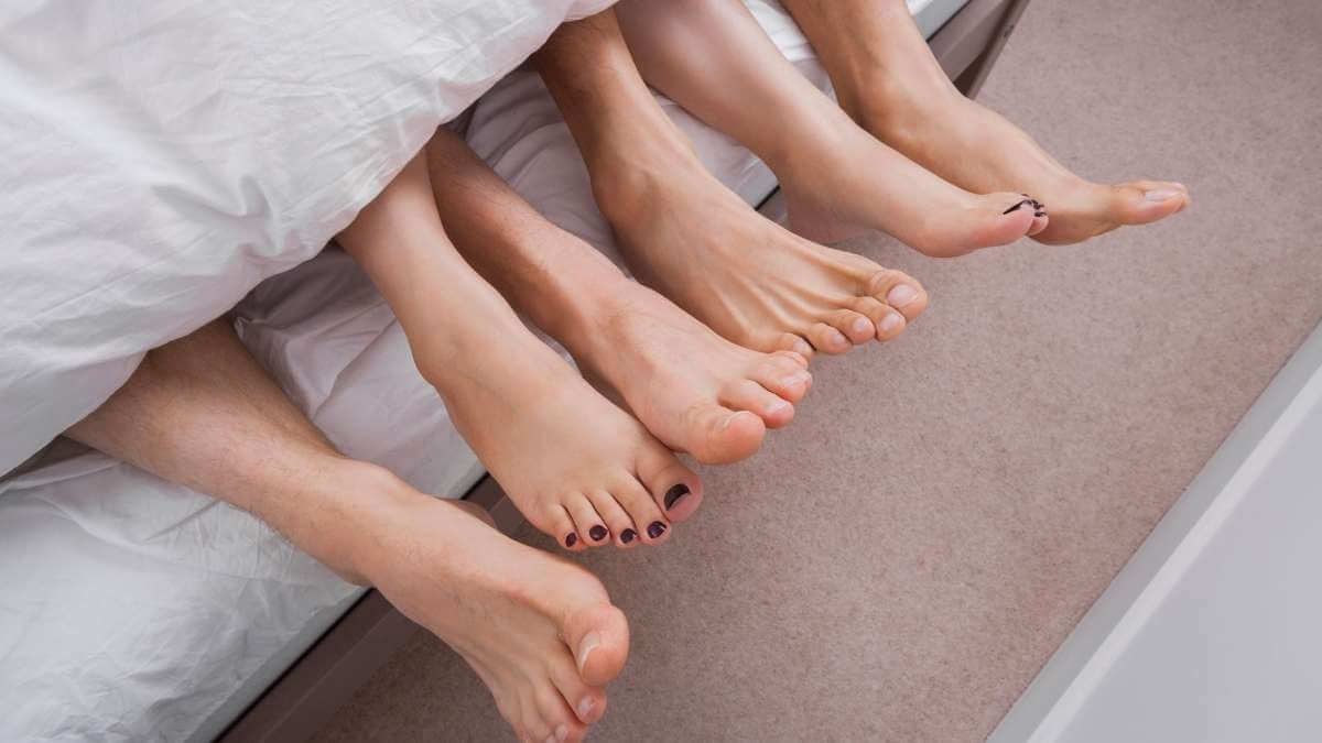 How to have a perfect threesome according to escort Alice Grey