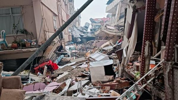 Powerful 7.8 Magnitude Earthquake in Turkey and Syria • Videos Showing Massive Lights Before The Earthquake • Was This A H.A.A.R.P Attack?