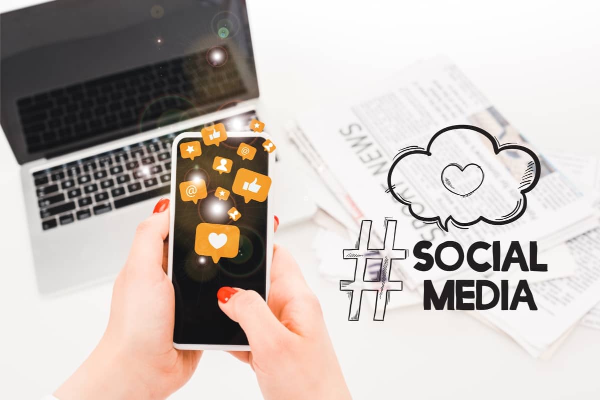 b2b social media marketing - social media hashtag