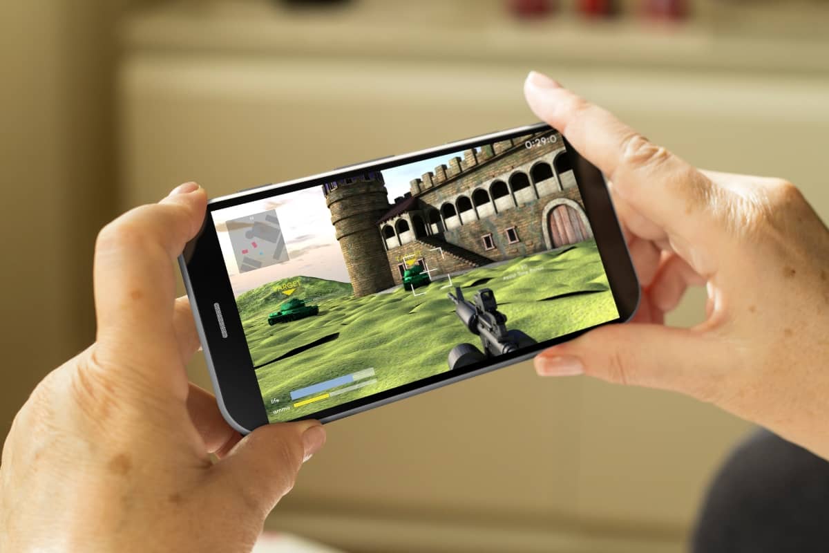 mobile marketing strategy - video game on mobile phone