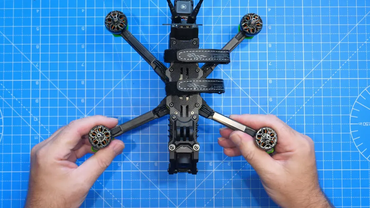 Frame in deadcat configuration showing prop clearance