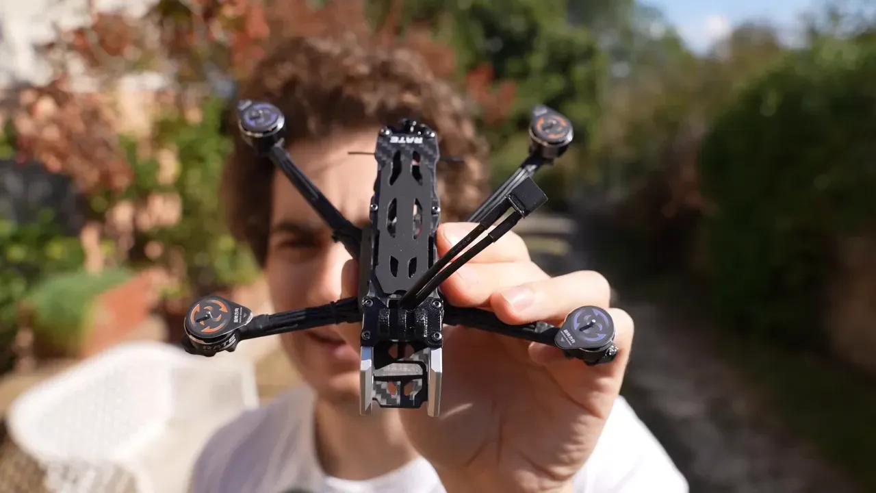 Close-up of L40Pro frame and canopy