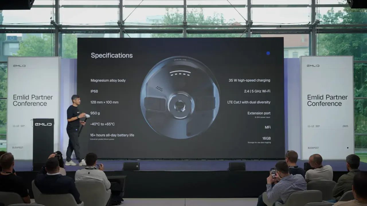 RS4 magnesium alloy body and IP68 badge