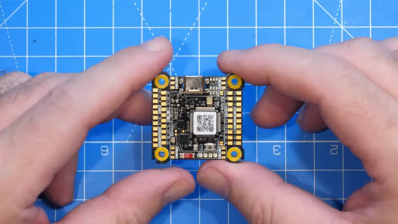 Top view of the F405 V5 showing countersunk USB‑C