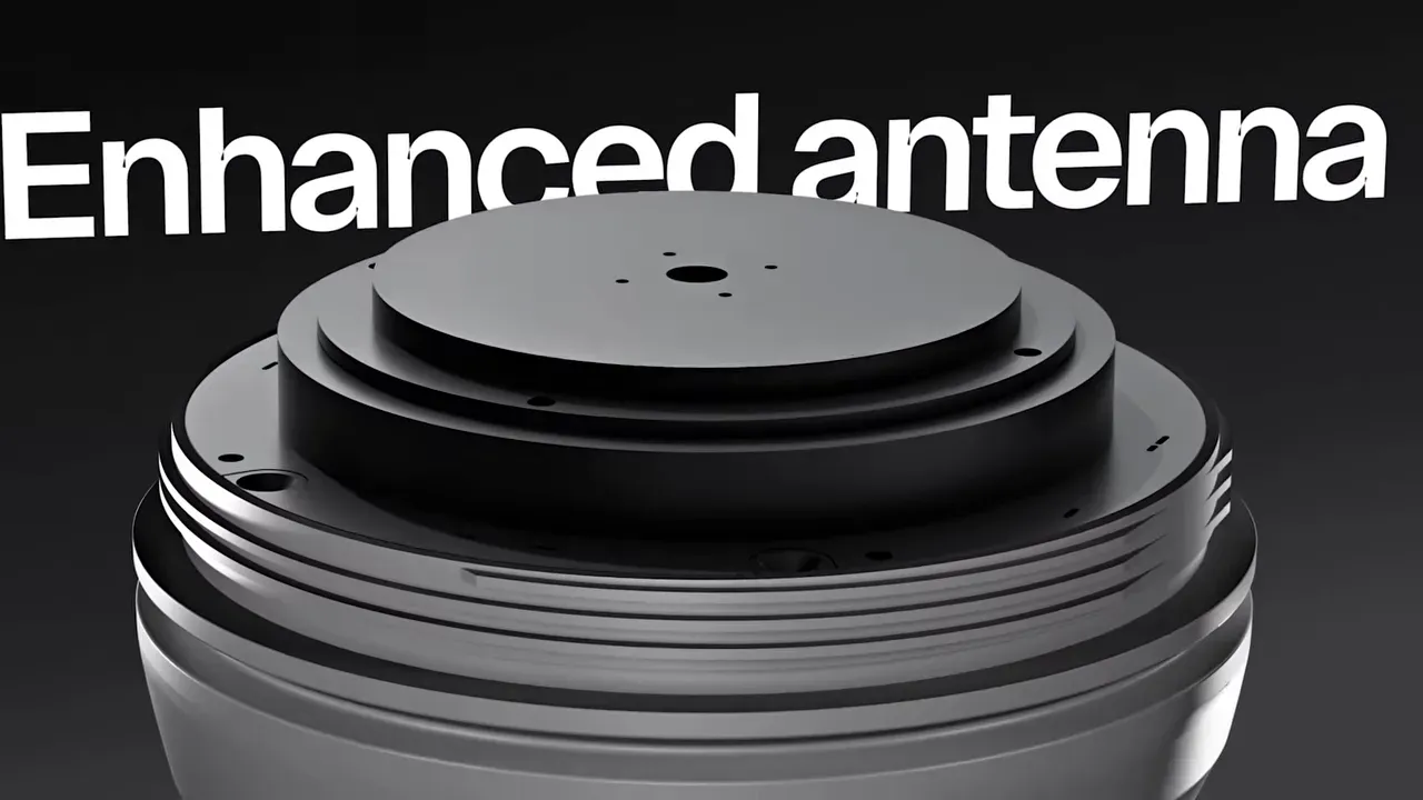 RS4 antenna close-up showing feed architecture