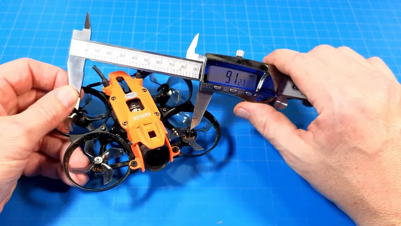 Thick 3mm carbon fiber arms and prop protection