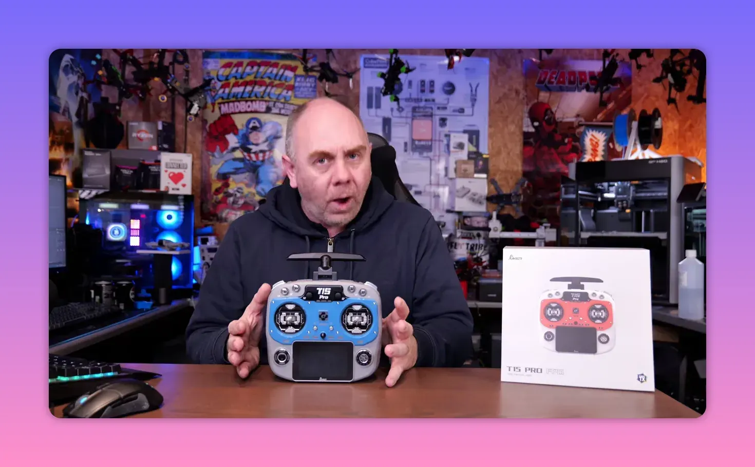 Presenter with Jumper T15 Pro transmitter and product box during review