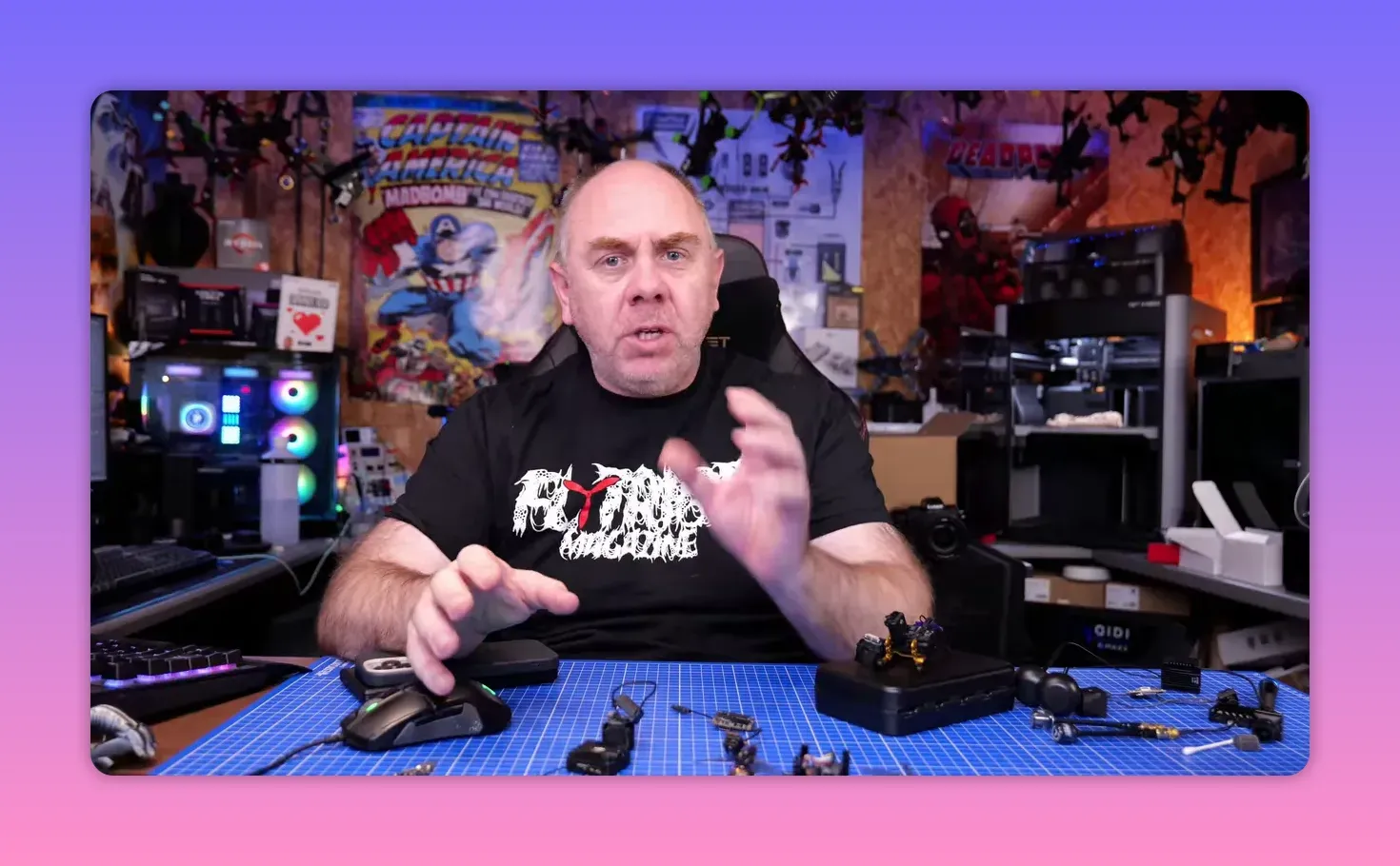Presenter speaking in an FPV workshop discussing the likely firmware or production cause of the DJI O4 Pro gyro issue