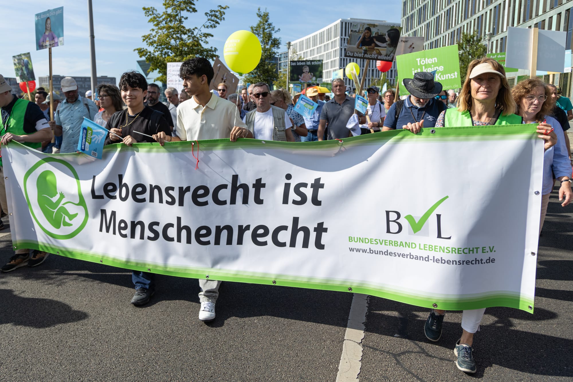 Prolife: Weil Leben Zukunft, Hoffnung, Liebe heißt