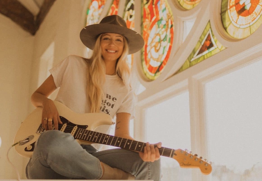 Jam Track, Monica Valli, Brown Bear Guitars
