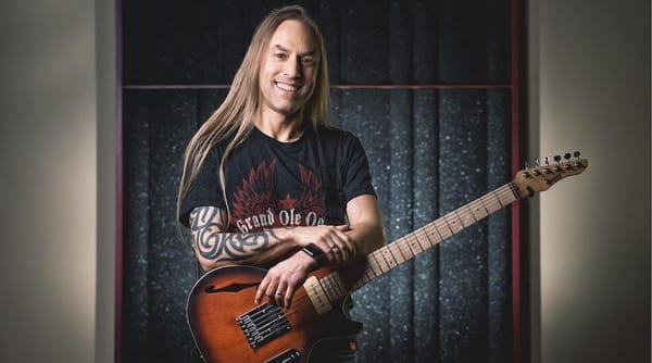 Guitarist Steve Stine